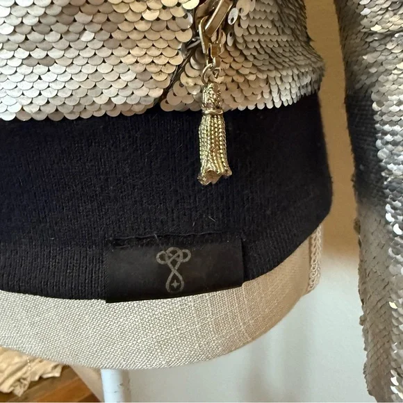 Star Wars - Stardust Love - Save The Lars - Silver Sequin Jacket w/Faux Fur Hood - Picture 7 of 17